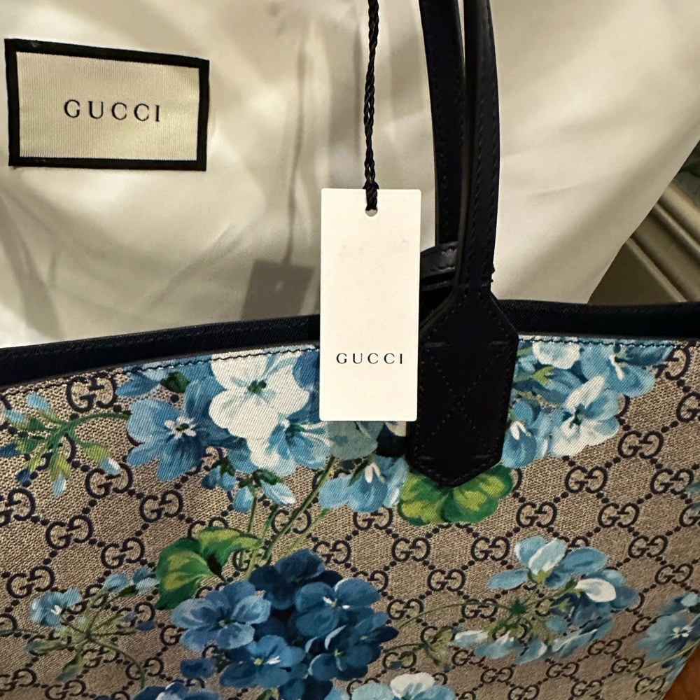 Gucci Blooms Tote Reversible Floral/Navy Bag - NWT - Picture 4 of 15